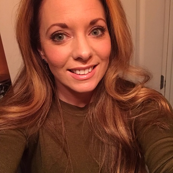 Meet your Posher, Erica - Picture 3 of 4